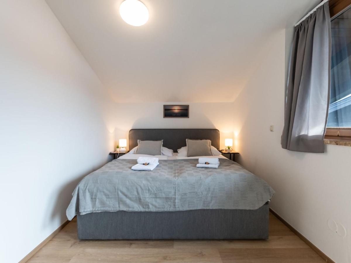 Apartment Alpenchalets - Zse203 By Interhome Zell am See Esterno foto